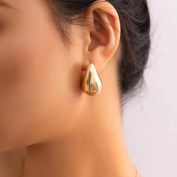 18K GOLD WATER DROP EARRINGS - Picture 2 of 9